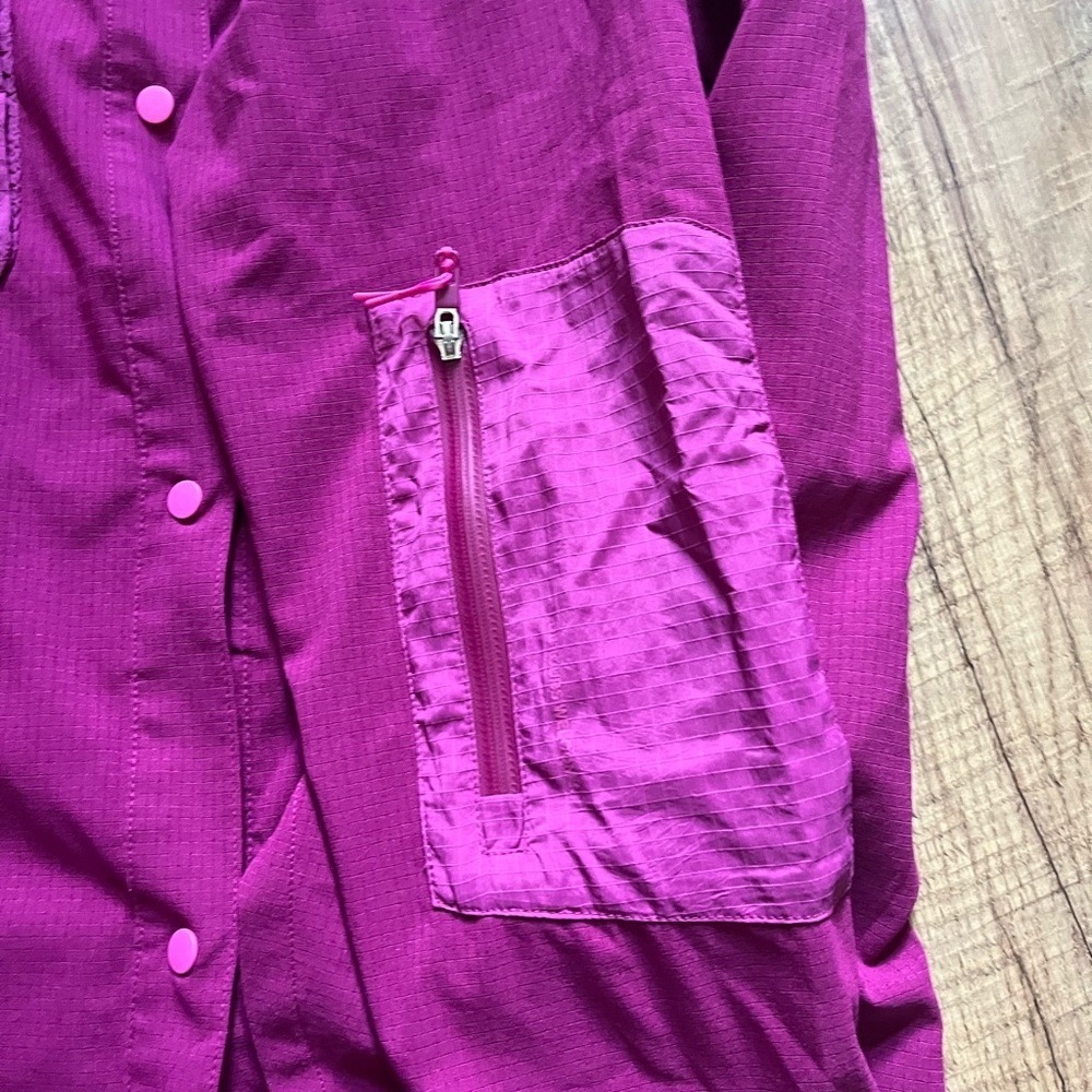 Lulu Lemon WovenAir Hiking Overshirt - Picture 8 of 10